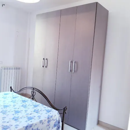 4 Locale * Albenga